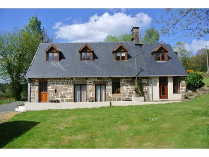 AHIN-SP-001544 Nr Sourdeval 50150 Detached 3 bedroom stone house in superb rural hamlet with stunning views on 2479m2