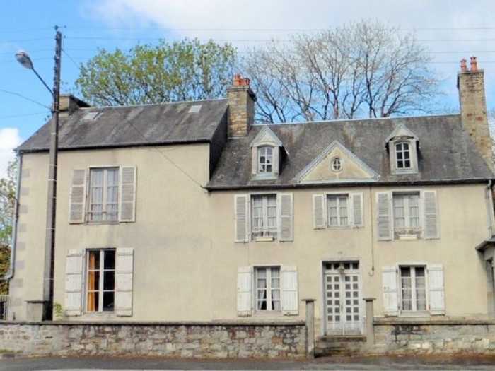 UNDER OFFER AHIN-MF-1188DM50 Mortain 5 bedroom 18th century house with 1300m2 garden
