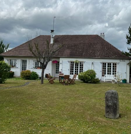 AHIN-SP-001633 Nr Romagny 50150 Detached individual 4 bedroom bungalow with basement and attractive 1610m2 garden