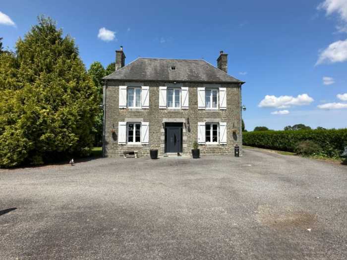 AHIN-SP-001729 Conde en Normandie 14110 Lovely 3 bedroom Maison de maître with several outbuildings, gîte potential in a beautiful setting on 5816m2 grounds