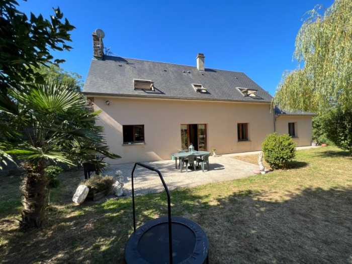 AHIN-SP-001591 Juvigny-le-Têrtre 50520 Detached 4 bedroom country house with just under 4 acres