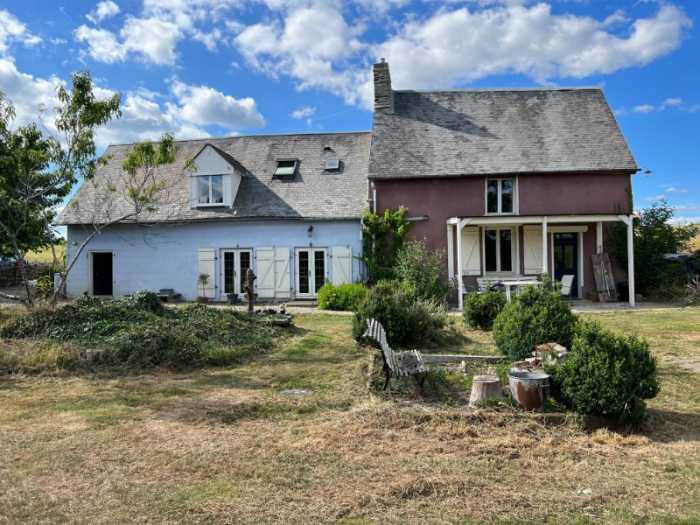 AHIN-SP-001580 Nr Le Teilleul 50640 Attractive 3 bedroom country house with 4 acres in quiet rural position