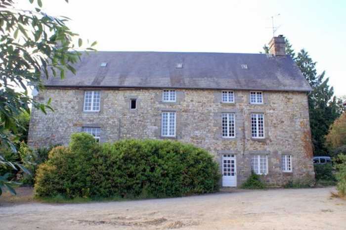 AHIN-MF-1240DM50 Mortain 50140 Authentic 5 bedroom Manor house from 1610 with 8459m2 grounds