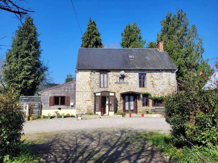 AHIN-DM-1254DM50 Nr Le Teilleul 50640 Detached 4 bedroom house with 3 acres and outbuildings