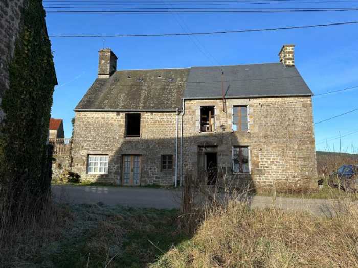 AHIN-SP-001794 Ger 50850 Nr Sourdeval Detached stone house in a hamlet with 1 hectare and several outbuildings