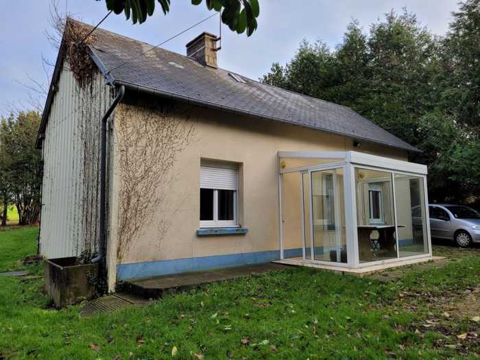 AHIN-MF-1249DM50 Mortain 50140 House to renovate with 1500m2 garden,