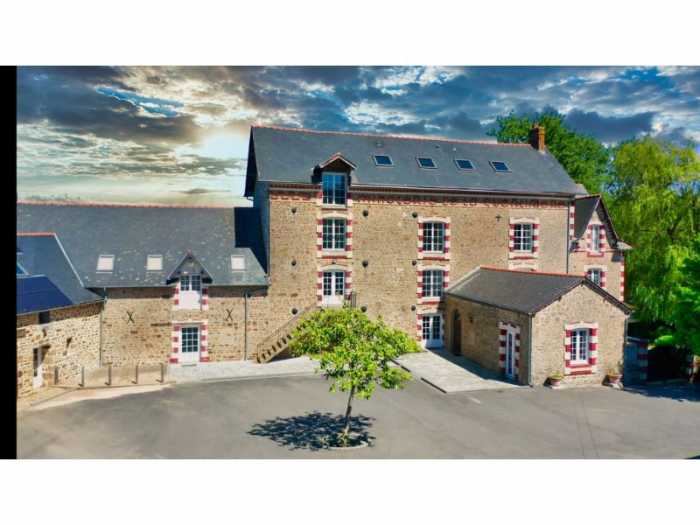 AHIN-SP-001588 Nr Fougerolles-du-Plessis 53190 Luxury 12 bedroom gîte complex with conference room and leisure centre with indoor pool on an acre