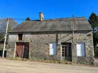 AHIN-SP-001695 • Mortain • Detached 1 Bed village house with garden to renovate & extend • 50140