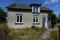 UNDER OFFER AHIN-SP-001217 • Nr Mortain • Detached house to modernise on almost half an acre