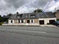 AHIN-SP-001739 Nr Mortain 50140 Spacious detached 4 bedroom house with 1432m2 garden and direct access to bridleway