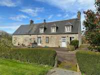 AHIN-SP-001814 Nr Saint Pois 50670 Well presented 6 bedroom detached house with annexe and 1.25 acres